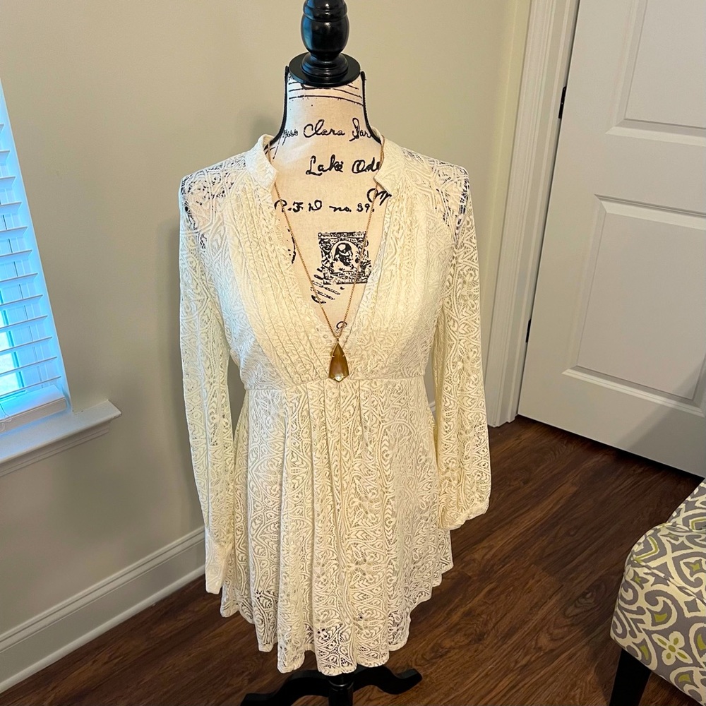 Cream lace tunic/mini dress from Free People NWT SZ 8 🕊✌️🌺